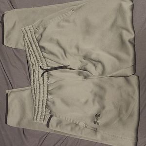 Under Armour fleece lined sweatpants Lg